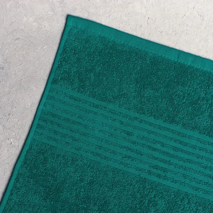 Полотенце махровое ТМ "ЦУМ" изумруд 70х140 см