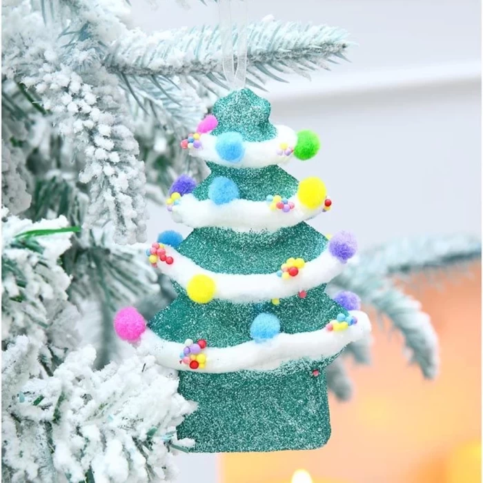 Подвеска декоративная Сноу Бум Елочка с помпонами 374-520