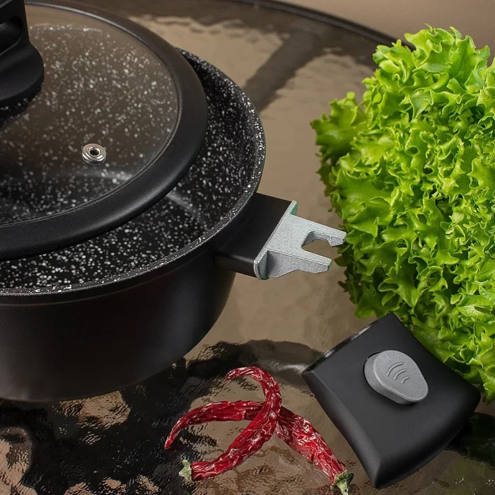 Кастрюля черная со съемными ручками и крышкой ТМ "ЦУМ" 2.4 - 6.2л