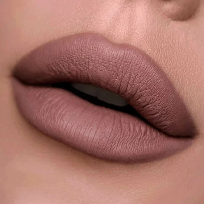 Карандаш для губ стойкий с маслом жожоба Relouis