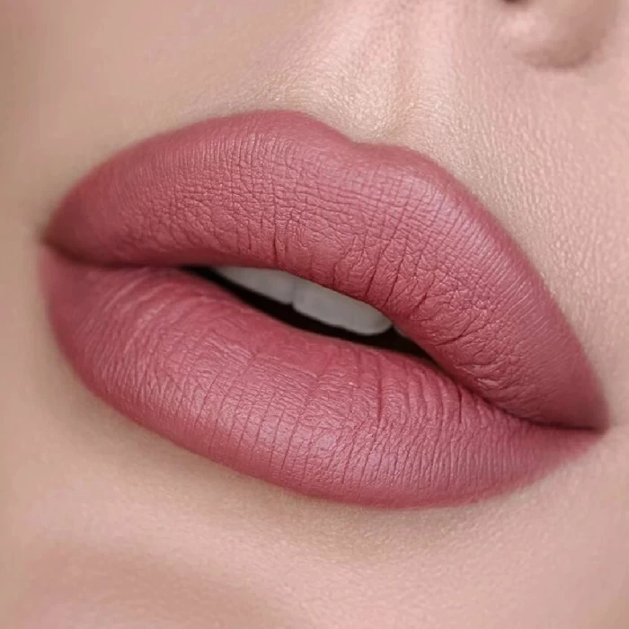 Карандаш для губ стойкий с маслом жожоба Relouis